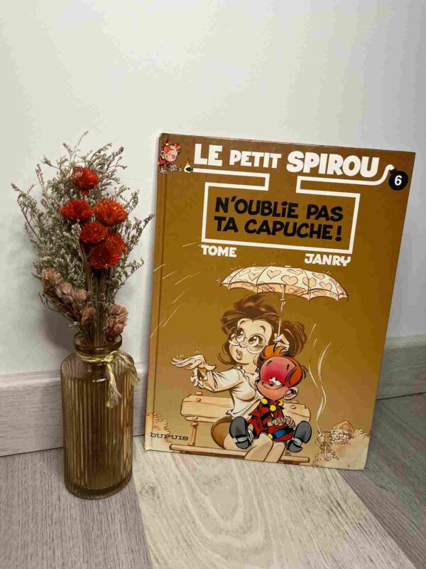 Avant de grandir pour devenir l'aventurier que l'on connaît, Spirou a été petit. Et c'était pas triste. Toujours à l'affût d'une blague à faire au curé