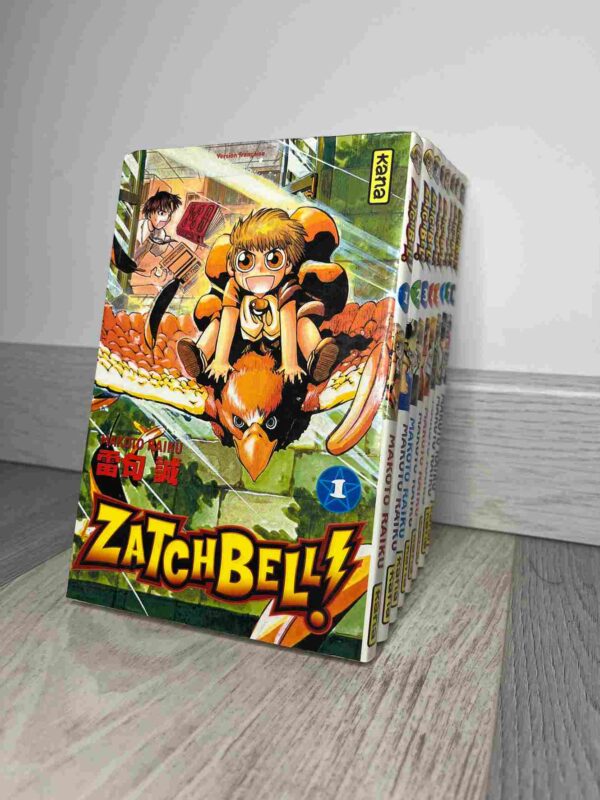 Une fine équipe mystérieusement réunie par un livre de formules magiques ! II s'appelle Zatch Bell et c'est un gentil démon. Zatch bouleverse l'univers