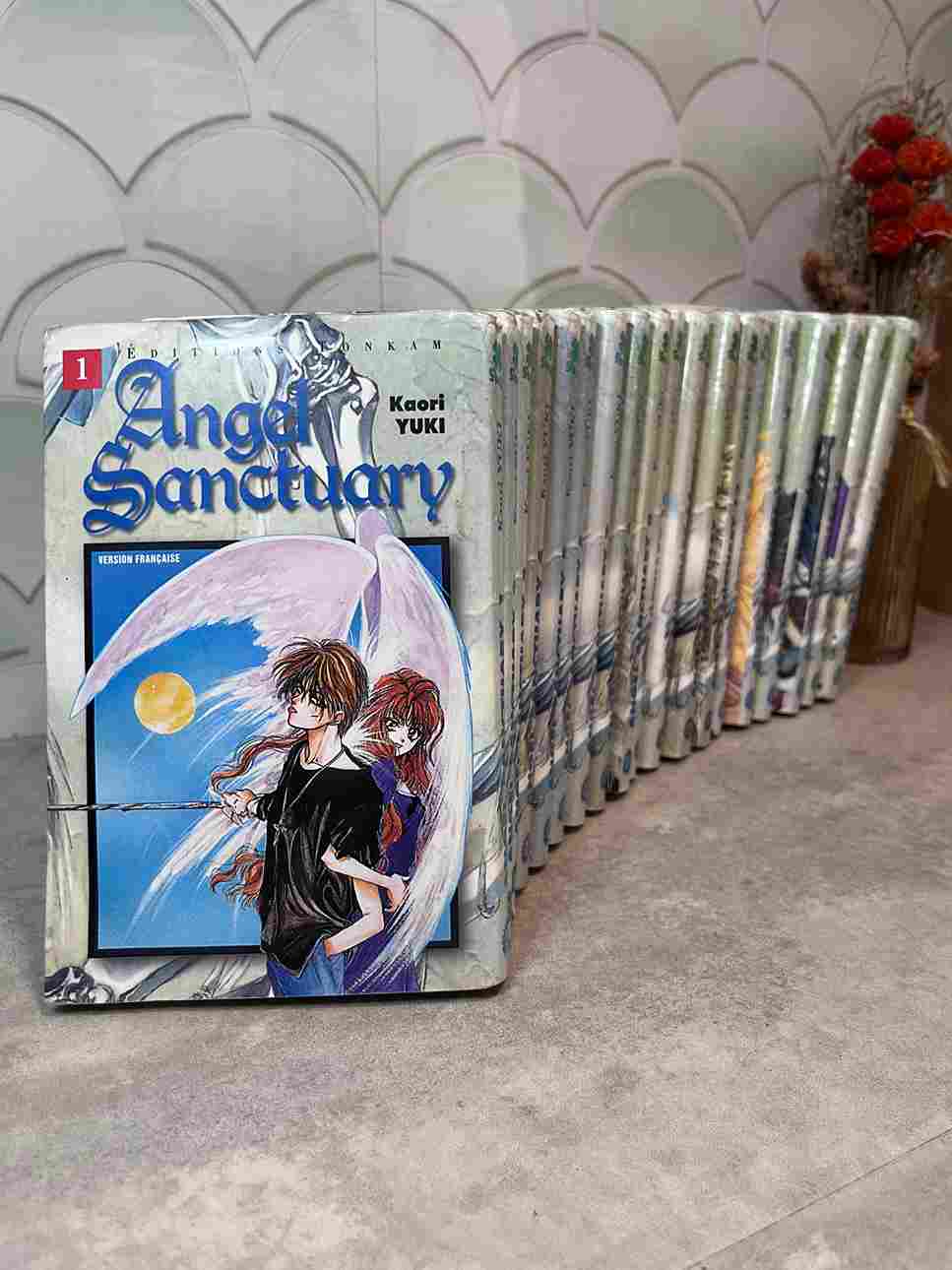 Bien que frère et soeur, Setsuna et Sara s'aiment d'un amour profond. Mais le monde entier semble s'opposer à leur romance. Tandis qu'ils sont en