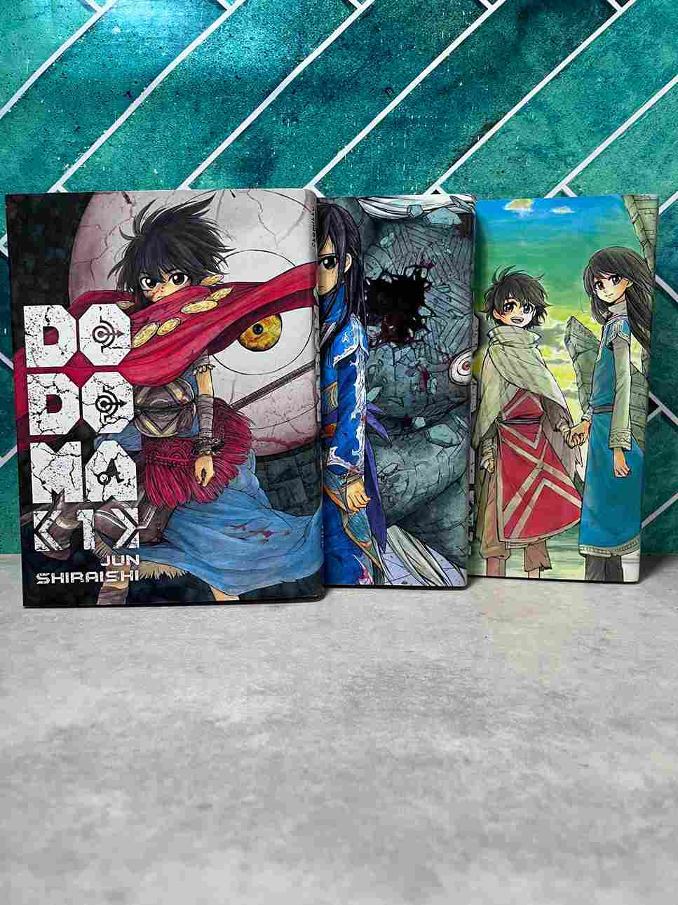 Partez à la découverte d'Orbis, un monde de pierre, fermé, éprouvé par de multiples tremblements de terre avec en son centre un Arbre de vie.