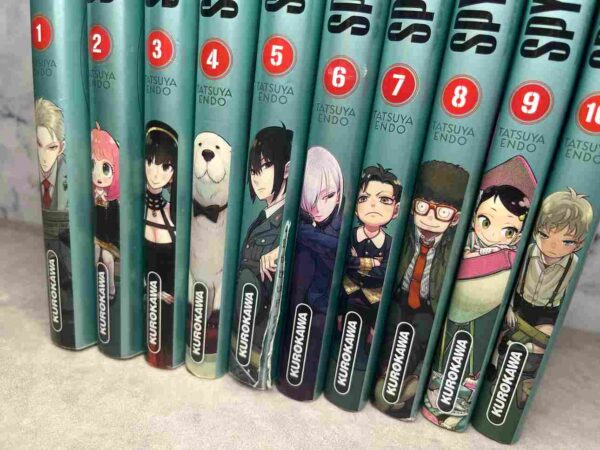Spy X Family  : Tomes du 1 au 10  ( état moyen )