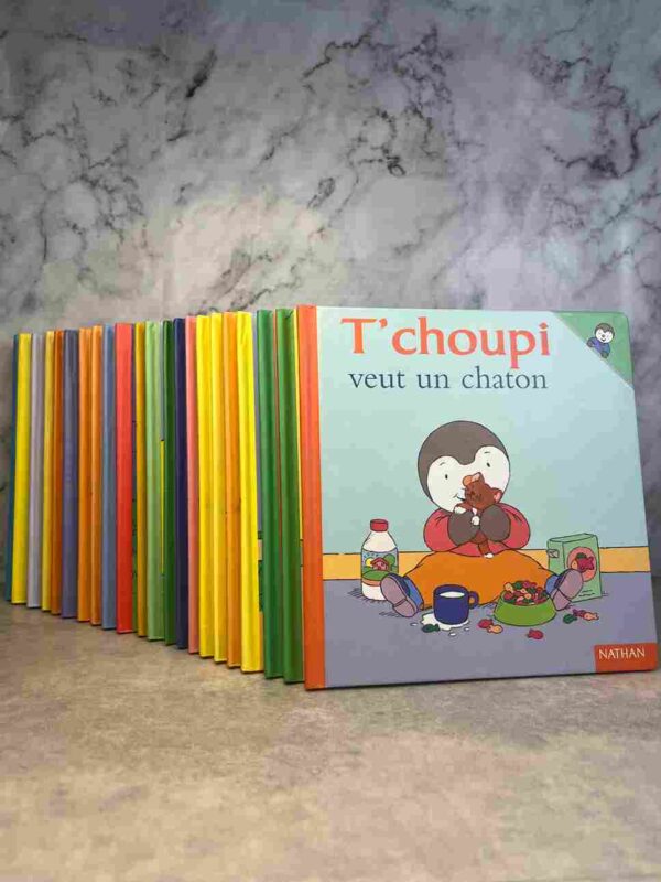 T'choupi est un personnage célèbre du très jeune public. Il est apparu en premier dans une série de livre jeunesse .Aux allures d'un bébé manchot, T'choupi