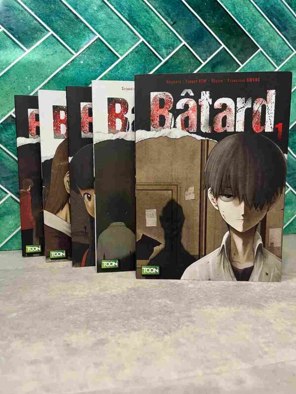 Autour du lycée de Jin, les disparitions de femmes se multiplient... Le jeune garçon vit pourtant dans un quartier huppé grâce à la réussite de son père