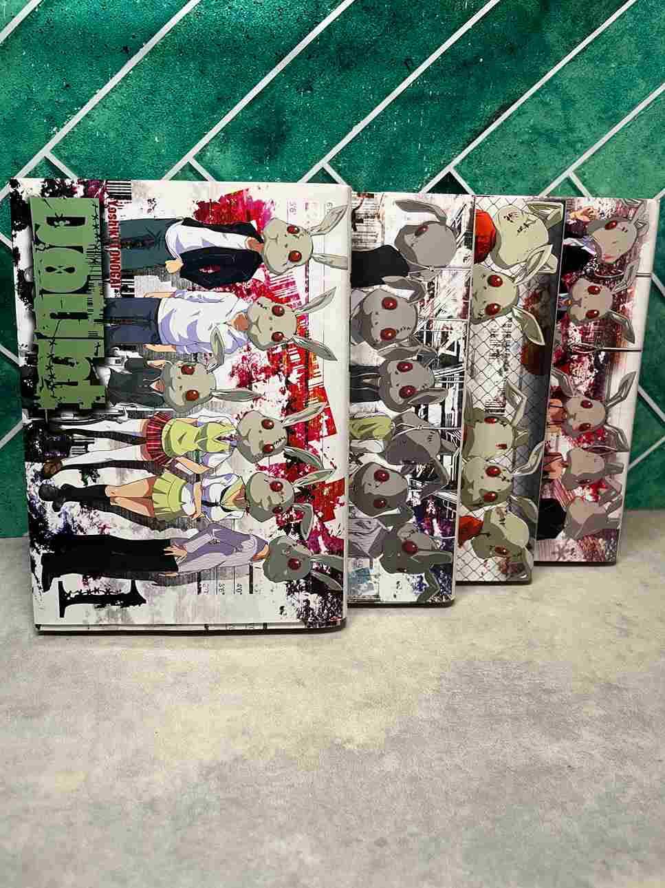 Rabbit Doubt fait fureur au Japon : dans ce jeu sur téléphone portable, des lapins doivent débusquer le loup qui se cache parmi eux. Quant au loup, il doit