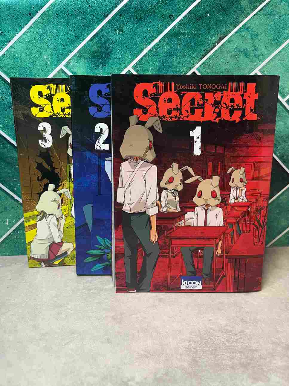 "J'ai la preuve que trois meurtriers se cachent parmi vous."Ces paroles accusatrices lancées par un psychiatre à six des élèves d'un tragique accident de ..