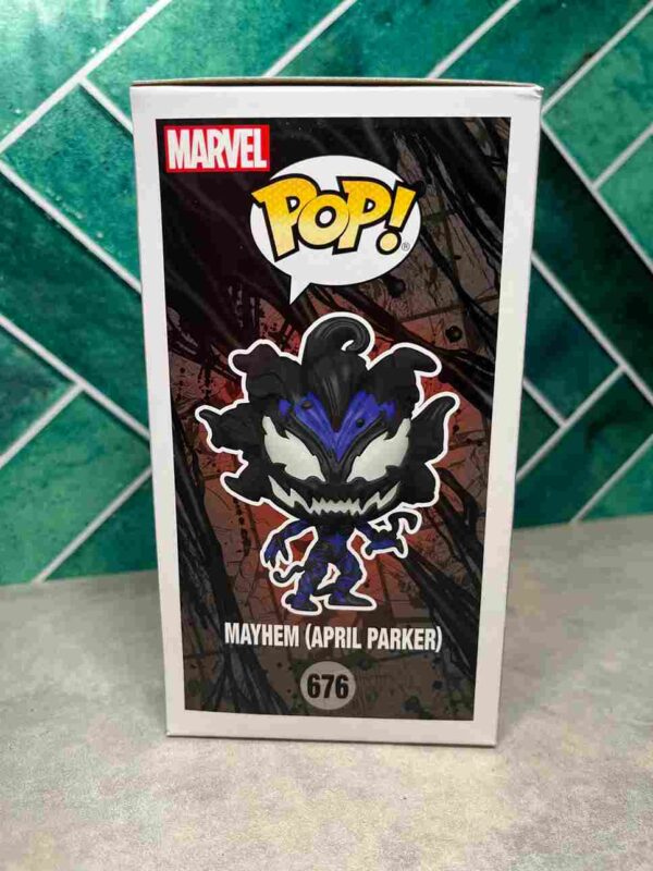 Funko Pop :  676 - Venom / Mayhem ( April Parker )  Special édition / Glows in the dark