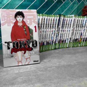 Alors que Takemichi, 26 ans, fait le bilan de sa vie ratée, entre petits boulots, appartement miteux et désert affectif, il apprend qu'Hinata, la seule