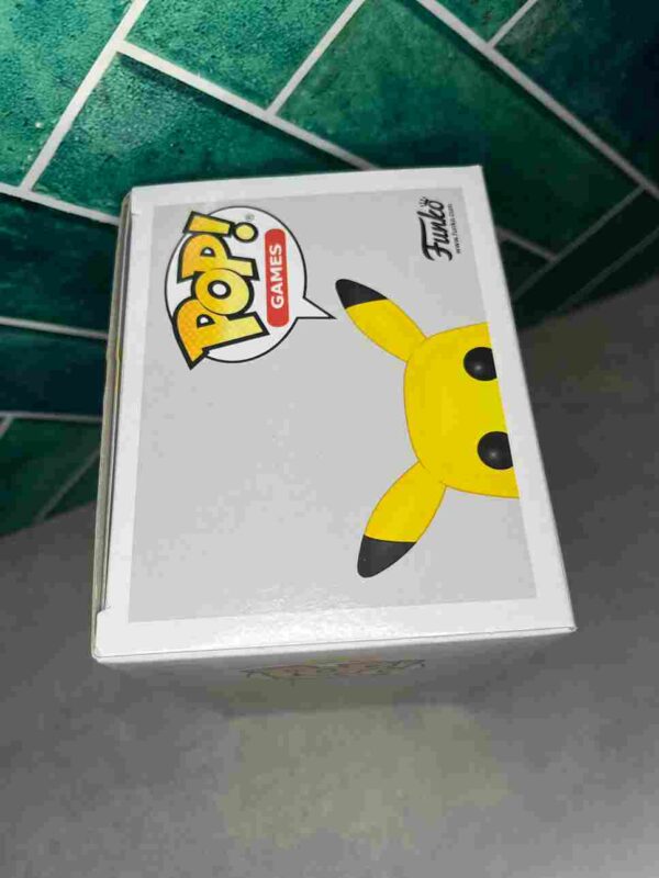 Funko Pop : 353  Pokemon  /  Pikachu  - Special Édition Funko