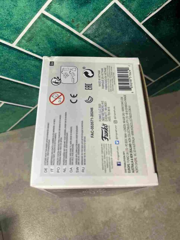 Funko Pop :     700   Marvel Winter Soldier  / Falcon