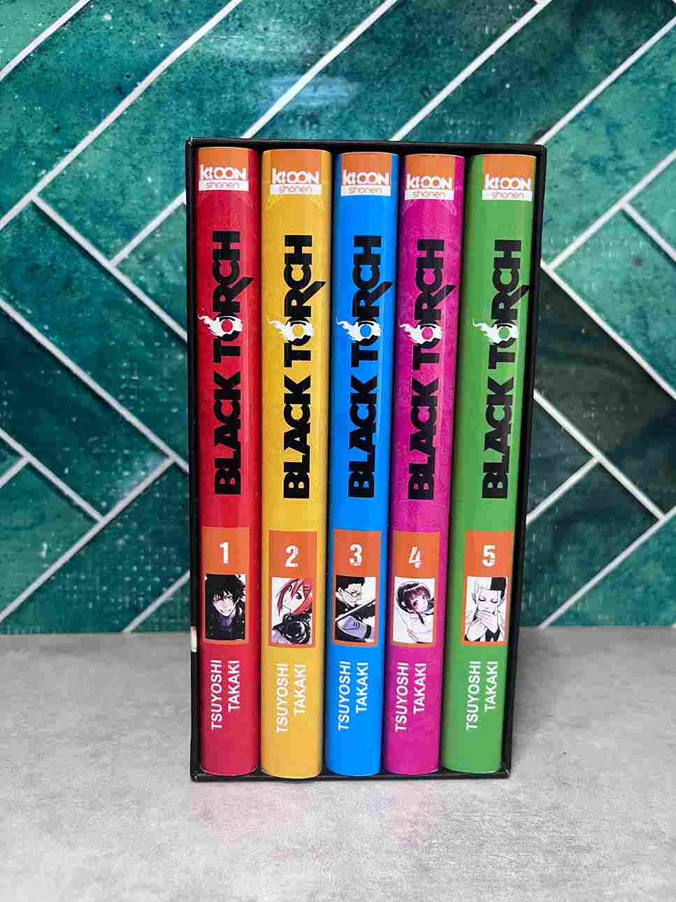 Jiro n'aspire qu'à vivre tranquille, et pourtant c'est un véritable aimant à problèmes : non seulement il appartient à une lignée de ninjas, mais il a en