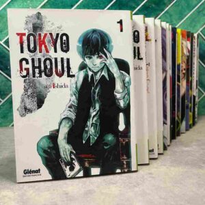 À Tokyo, sévissent des goules, monstres cannibales se dissimulant parmi les humains pour mieux s'en nourrir. Étudiant timide, Ken Kaneki est plus intéressé.