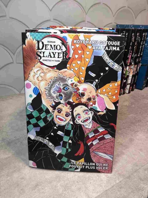 Demon Slayer  : Collection Complète - 25 Tomes ( Spin off / roman : Le Papillon   )