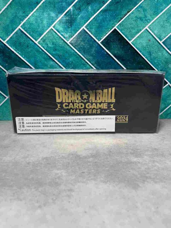 Contenu : la boîte Premium 7ème anniversaire comprend des cartes promotionnelles exclusives, plusieurs boosters et des accessoires de collection, ce qui