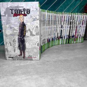Alors que Takemichi, 26 ans, fait le bilan de sa vie ratée, entre petits boulots, appartement miteux et désert affectif, il apprend qu'Hinata, la seule