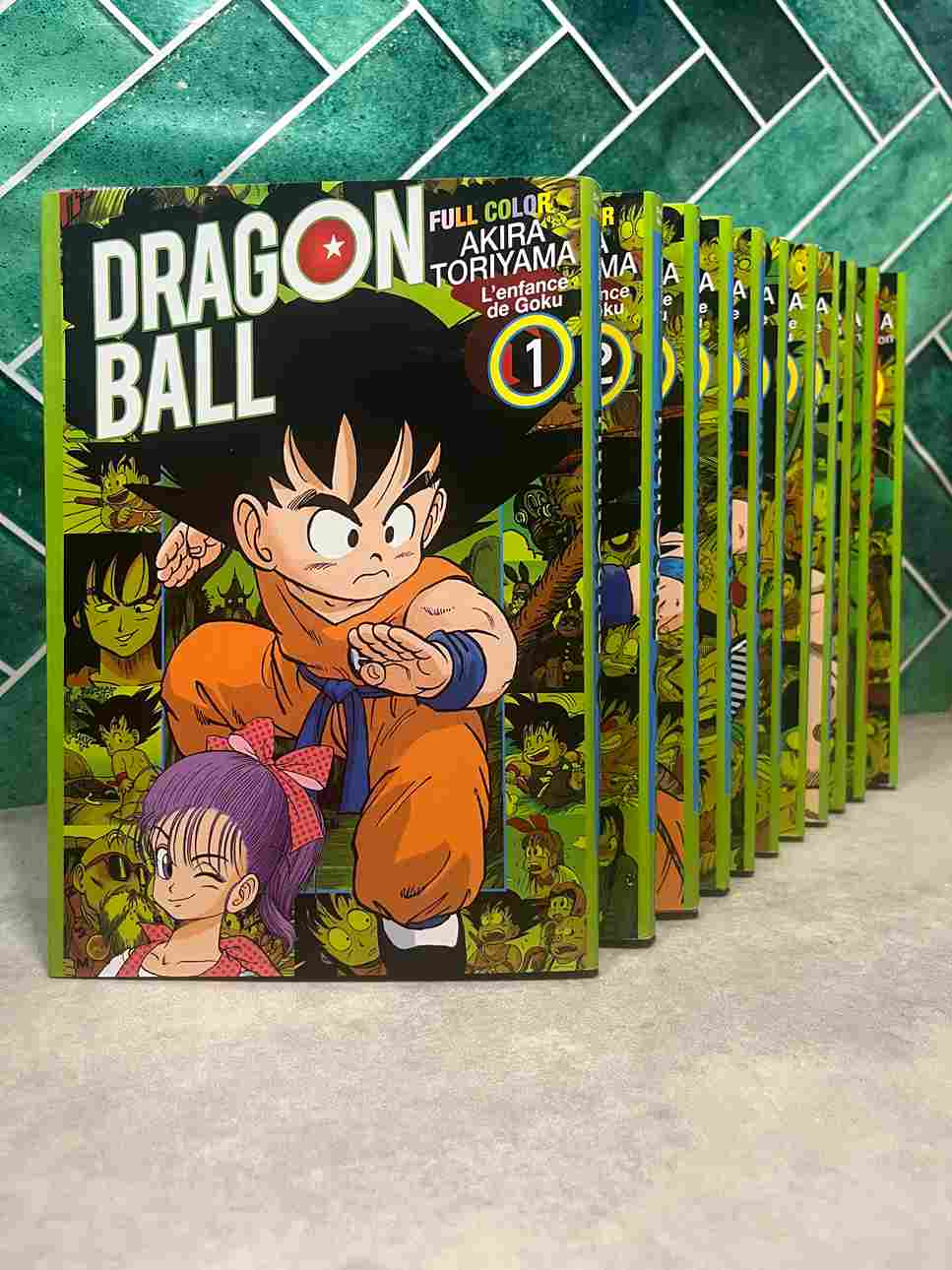 Les aventures d'un jeune garçon avec une queue de singe, à la poursuite des sept boules de cristal. Quarante ans après, la série est toujours présente dans