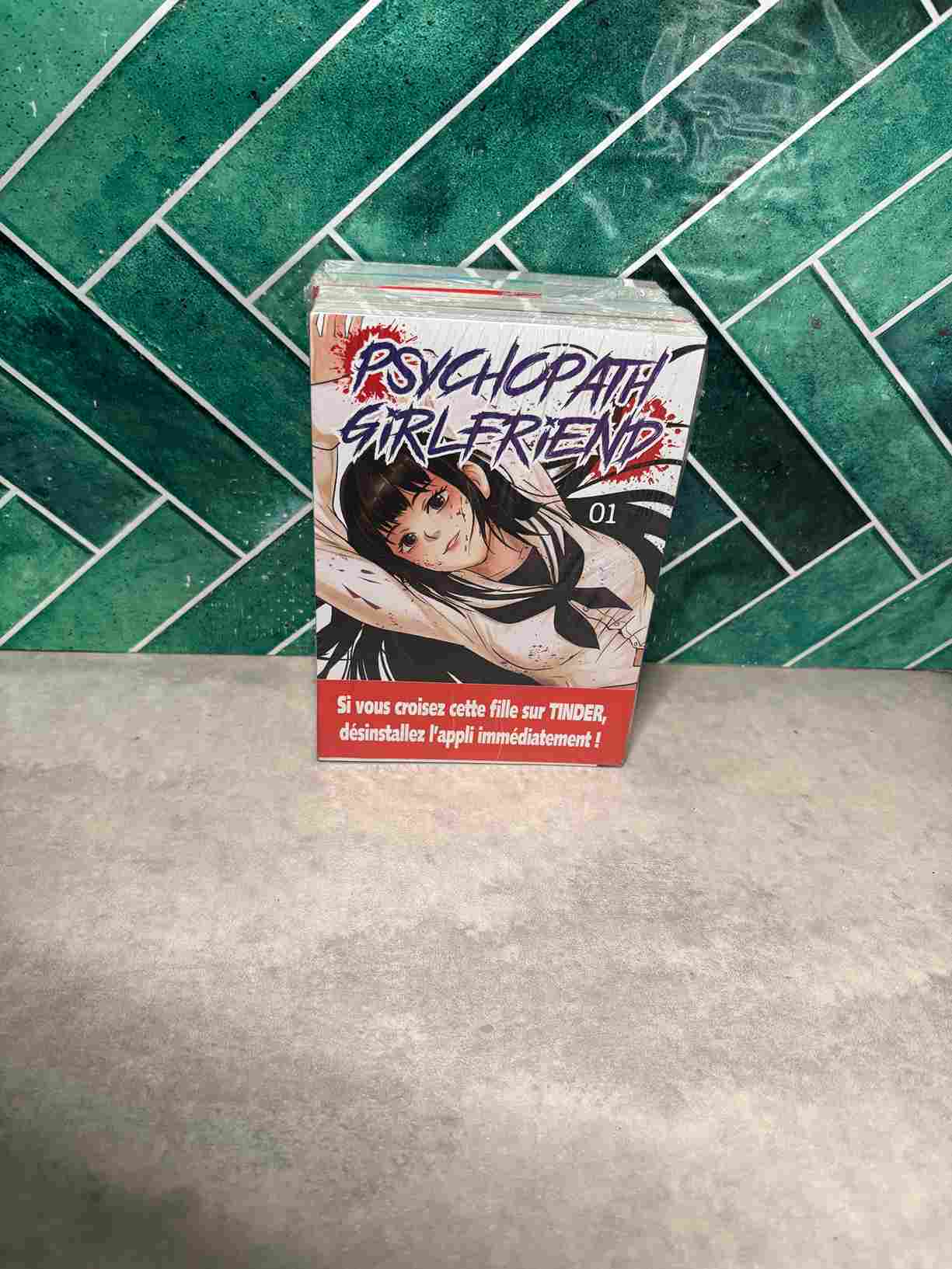 Yuma est le souffre douleur d'une bande de voyous dans son école. Son quotidien est un véritable calvaire et il sent qu'il sombre progressivement dans les