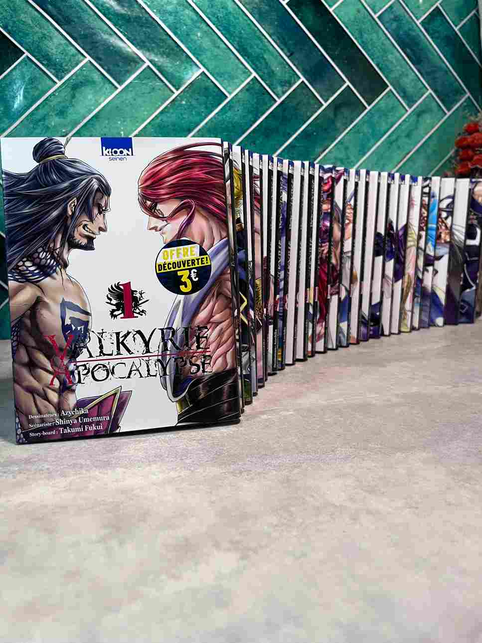 Cette fois, la patience des dieux est à bout. Entre guerres incessantes et pollution extrême, les humains n'évoluent décidément pas et passent le plus ..