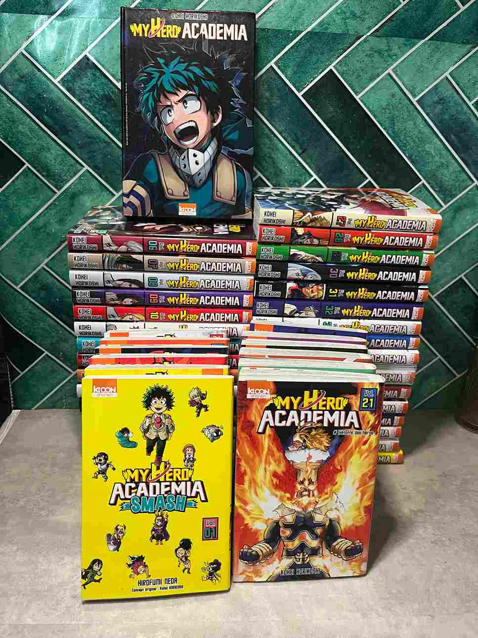 Dans un monde où 80 % de la population possède un super-pouvoir appelé alter, les héros font partie de la vie quotidienne. Et les super-vilains aussi