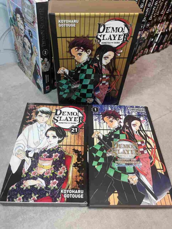 Demon Slayer  : Collection Complète - 25 Tomes ( 4 coffrets collectors + illustration - etc )