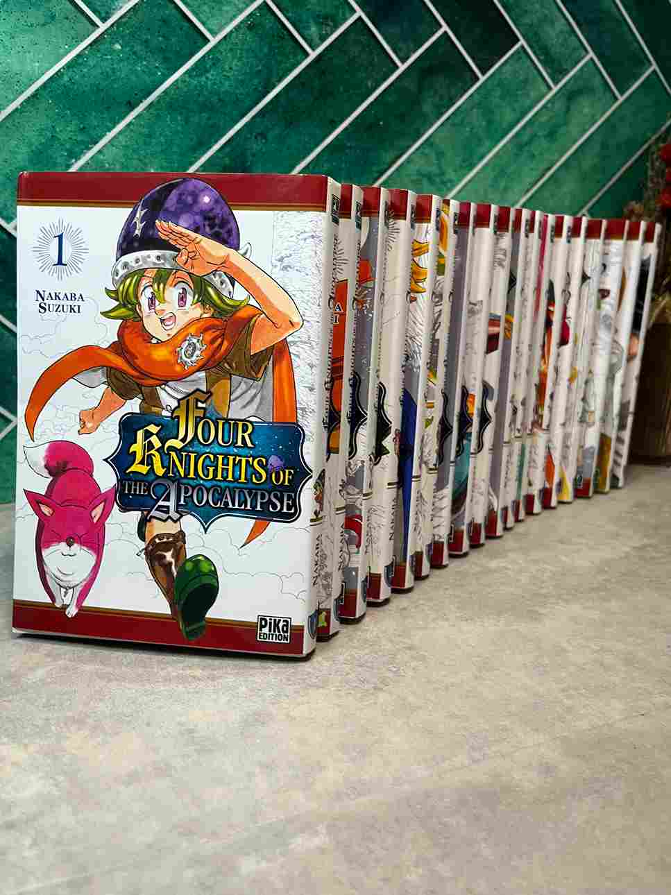 Percival vit seul avec son grand-père Bargis, au sommet d'une haute montagne nommée le "Doigt de Dieu". Il y mène une vie heureuse, préservé du monde