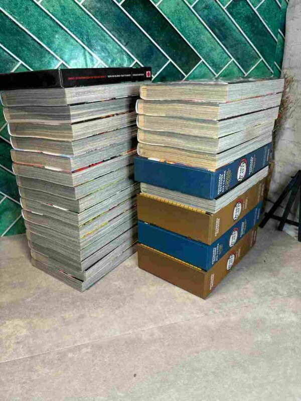 Demon Slayer  : Collection Complète - 25 Tomes ( 4 coffrets collectors+ goodies )