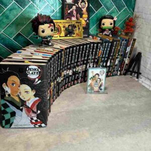 Début du XXe siecle au Japon, un petit marchand de charbon nommé Tanjiro vit une vie sans histoire dans les montagnes. Jusqu'au jour tragique où , apres