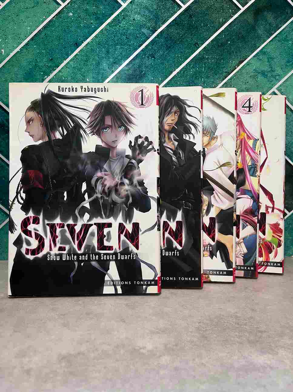 Il y a deux ans, le Japon était frappé par une énorme catastrophe qui l'a isolé du reste du monde. La survie du peuple a été possible grâce au