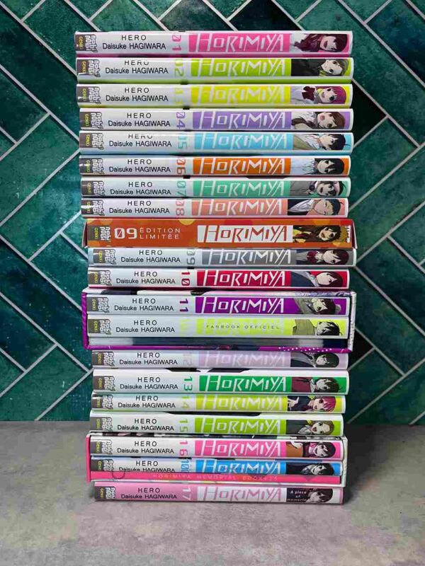 Horimiya : Collection Complète - 17 Tomes ( 9 +11 et 16 Coffret Collector )