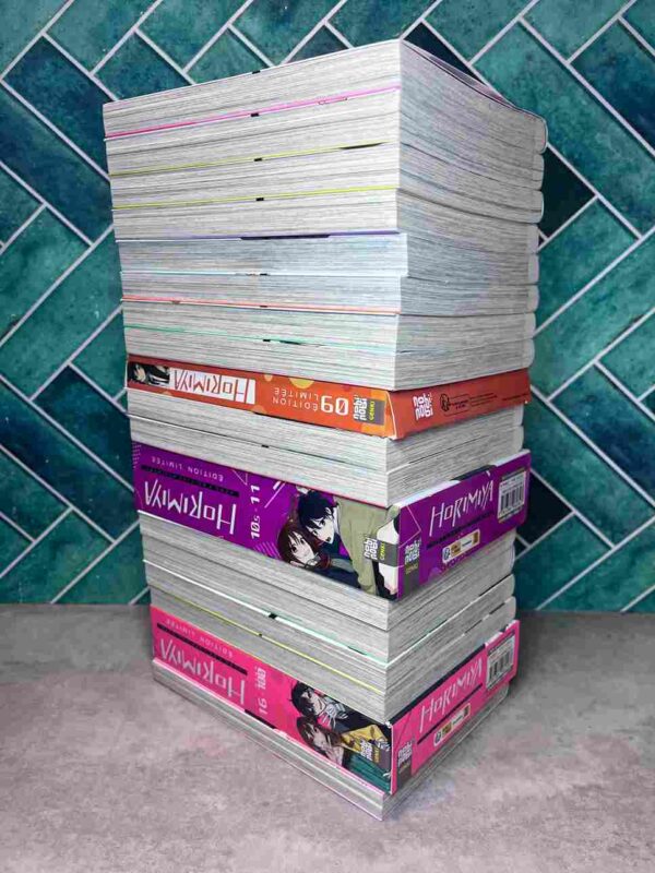 Horimiya : Collection Complète - 17 Tomes ( 9 +11 et 16 Coffret Collector )