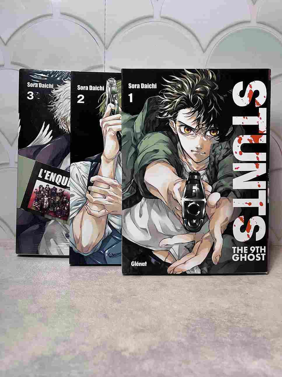 James Martin, admirateur du NYPD, arrive à New York pour intégrer l'académie de police. Après huit ans de séparation, il tombe par hasard sur son frère