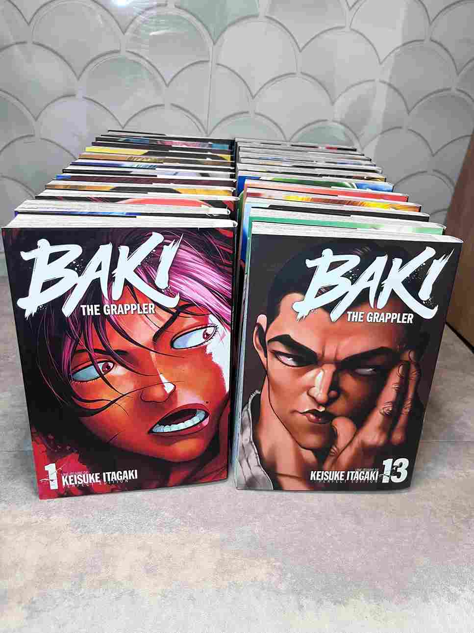 Prêt à tout pour vaincre l'être le plus fort du monde... son père !! Sorti de nulle part, un mystérieux adolescent élimine un à un tous les meilleurs ...