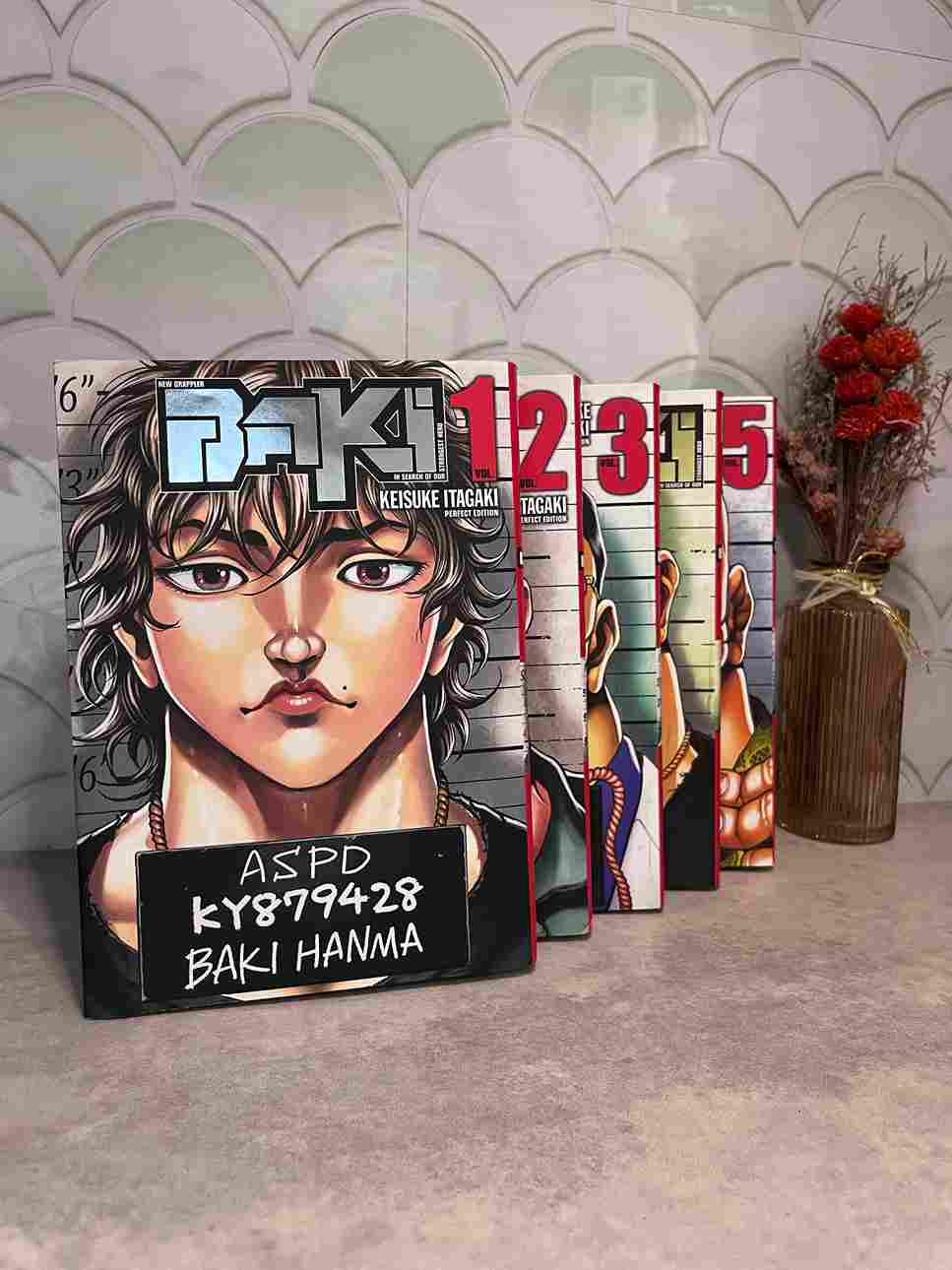 En quête de défaite, cinq dangereux condamnés à mort s'évadent de prison et se rendent à Tokyo pour en découdre !!Assistez à une guerre totale entre Arts