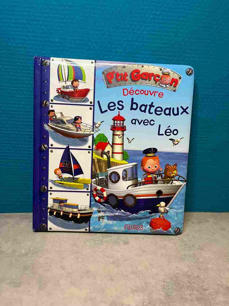  Informations techniques - livre avec des pages en carton, couverture avec de la mousse. edition Fleurus - ptit vehicules - petit garcon