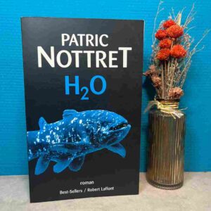 Tout commence par la chasse à l'animal le plus rare au monde, le coelacanthe, un poisson monstrueux dont les nageoires renferment des ébauches de mains